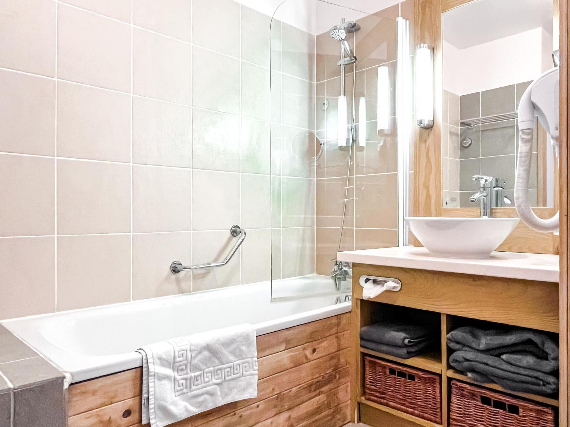 Large One-Bedroom Apartment, Wheelchair Adapted, Les Terrasses D'Eos Flaine Exterior foto